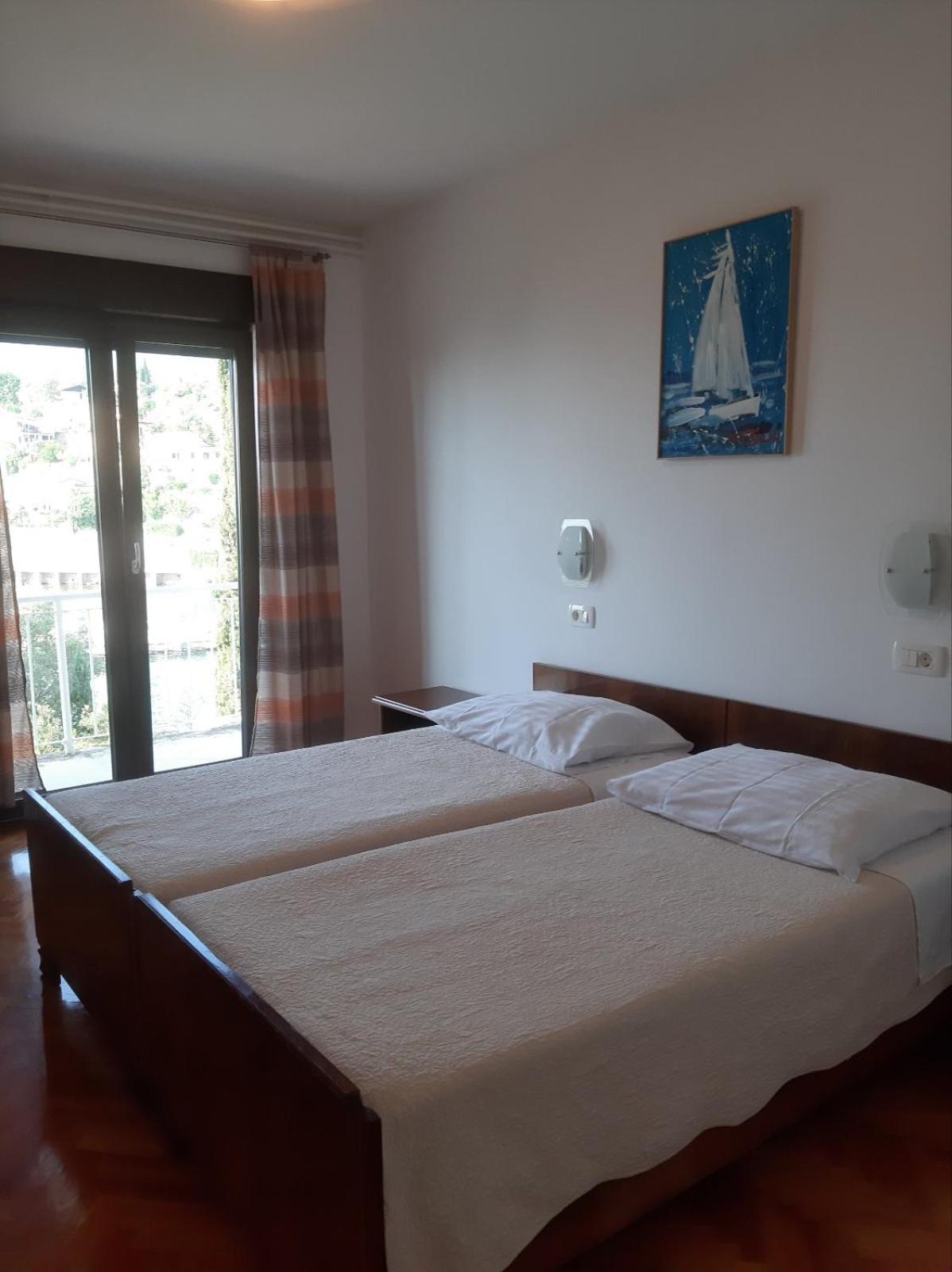 Apartmani Kadmen إيكا المظهر الخارجي الصورة